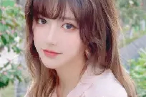 女游客划龙舟被颠翻外衣滑落表情销魂身份曝光鼓手爆料更多