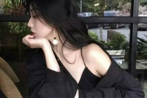 百万网红直播号称纯牛肉售卖合成肉卷 承诺假一赔万 被起诉称赔偿过高 最终双方同意调解